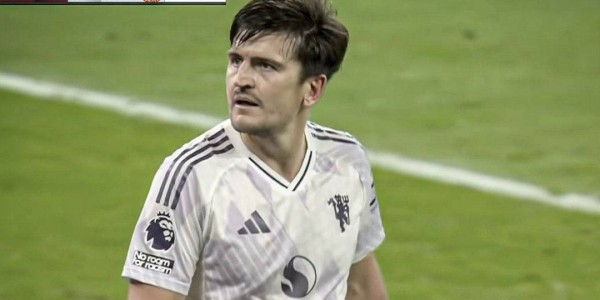 曼联全体球迷山呼马奎尔让他热泪盈眶，表态爱红魔！阿莫林要求加快续约