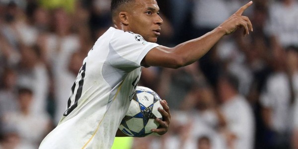 超越巅峰C罗，姆巴佩补上生涯短板：从超级射手到攻防兼备的领袖